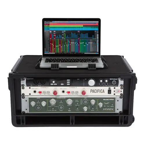 SKB 1SKB-ISF4U 4U Studio Flyer Rack Case with Wheels