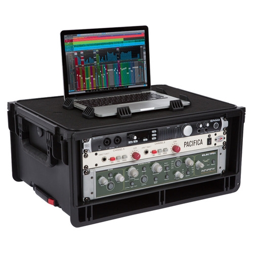 SKB 1SKB-ISF4U 4U Studio Flyer Rack Case with Wheels