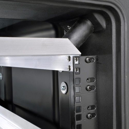 SKB 3SKB-R904U28 4U Portable Rackmount Case 28 (710m) Deep Rail To Rail