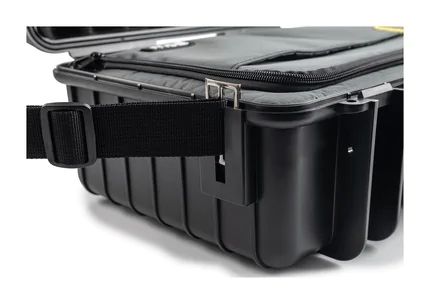B&W Outdoor Case Type 5000 (PP.221): Photo Bag - Strap Close-up Half Inserted