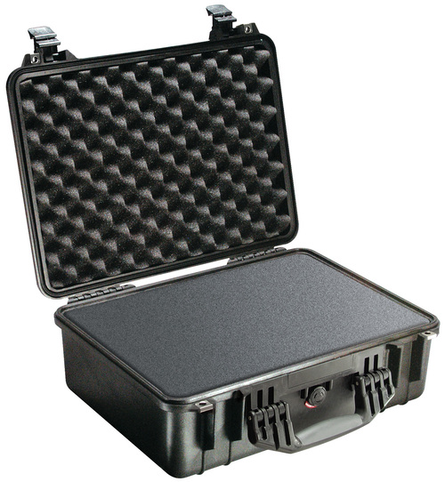 Peli 1520 Case With Foam SPECIAL OFFER - Black