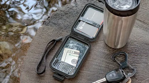 Peli G5 Personal Utility RF Field Wallet - Black - Inside View with cash and cards